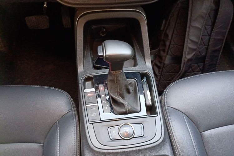 观致5 2018款 改款 1.6T 自动领先型中控内饰18