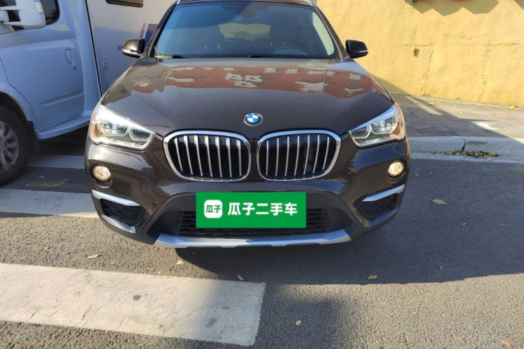 宝马X1 2019款 xDrive20Li 尊享型车身外观2