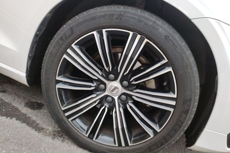 沃尔沃S60 2021款 T4 智远豪华版车身外观10