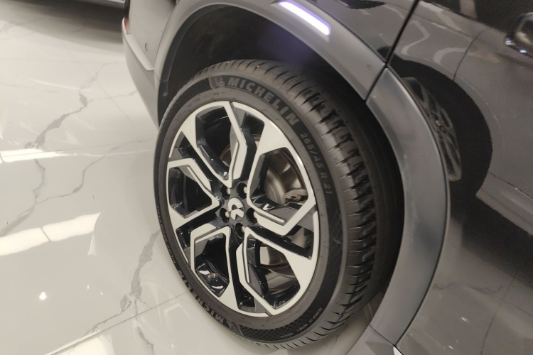 蔚来ES8 2022款 75kWh 六座版车身外观6008