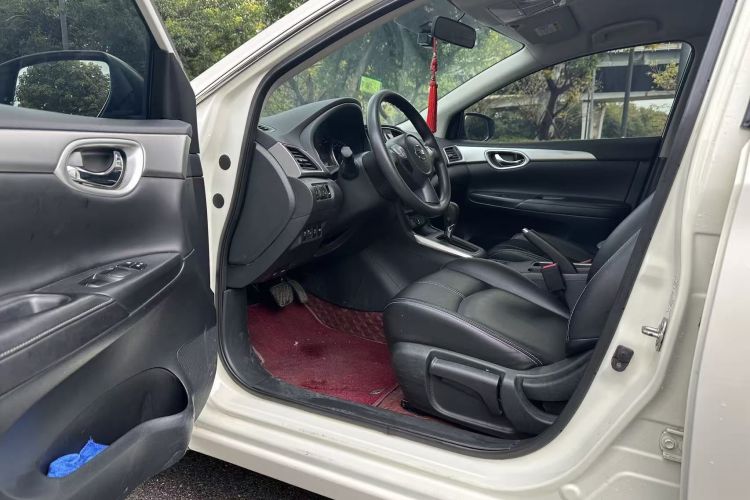 日产 轩逸 2022款 经典 1.6XE CVT舒适版中控内饰20