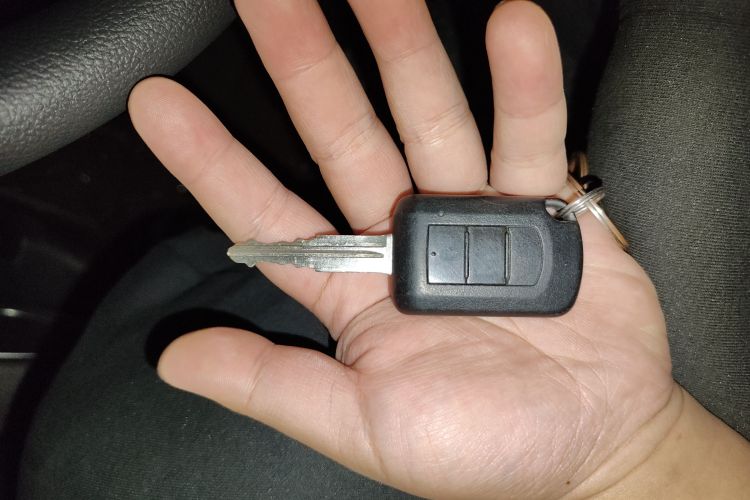 三菱 欧蓝德 2020款 2.0L 两驱畅行版 5座中控内饰7001