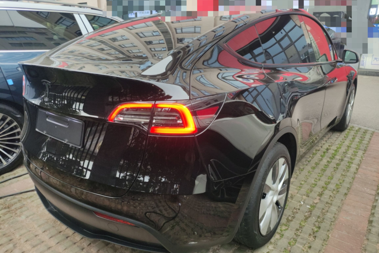 特斯拉 Model Y 2022款 后轮驱动版车身外观6005
