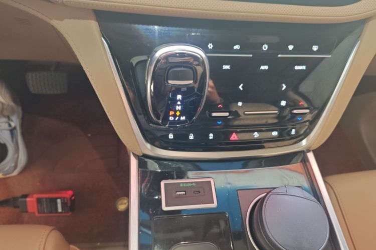 别克GL8 2021款 ES陆尊 653T 旗舰型中控内饰18
