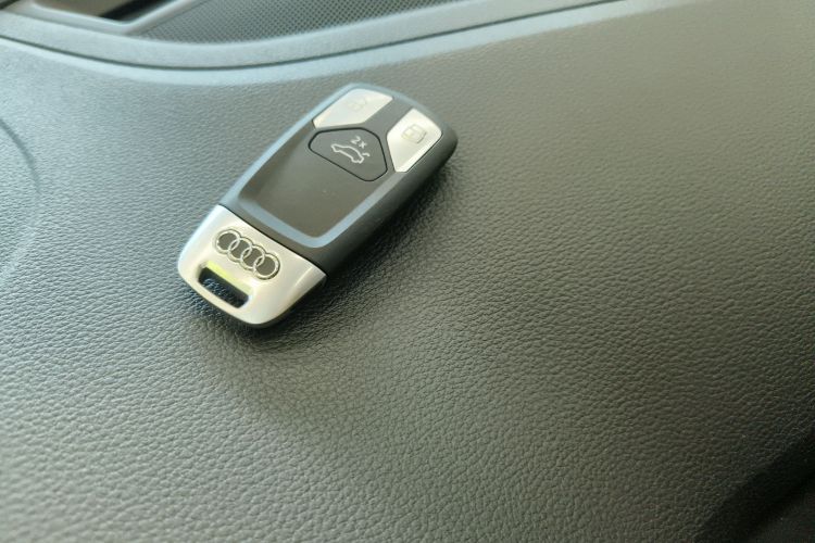 奥迪A4L 2020款 45 TFSI quattro 臻选动感型中控内饰11