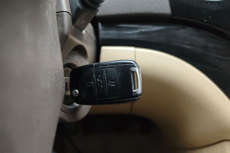 宝骏730 2014款 1.5L 手动豪华型 7座中控内饰11