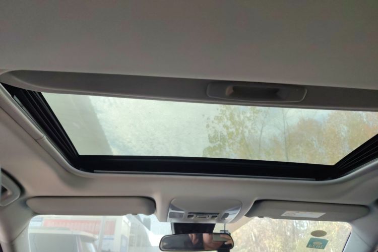 丰田 威兰达 2022款 2.0L CVT两驱豪华PLUS版局部细节22