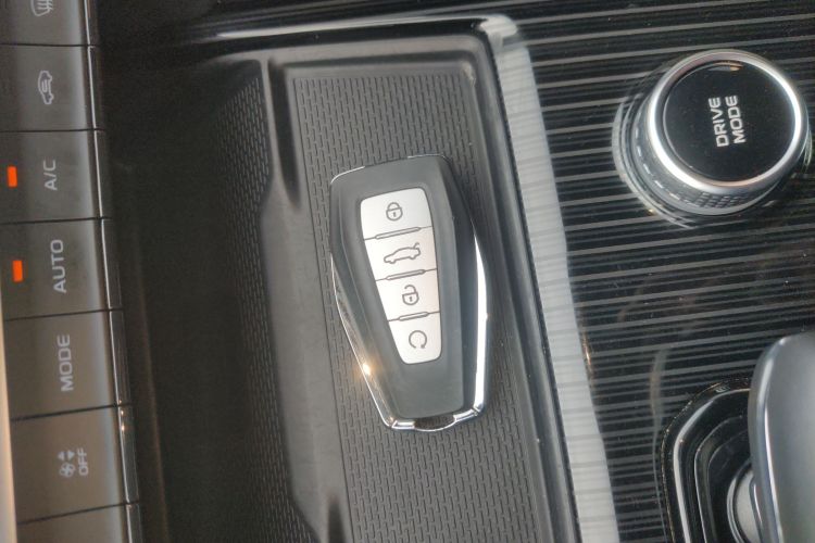 吉利汽车 星越L 2023款 2.0TD 高功自动两驱旗舰型中控内饰7001