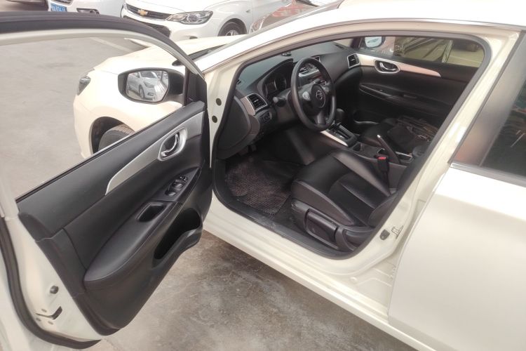 日产 轩逸 2021款 经典 1.6XL CVT豪华版中控内饰7003