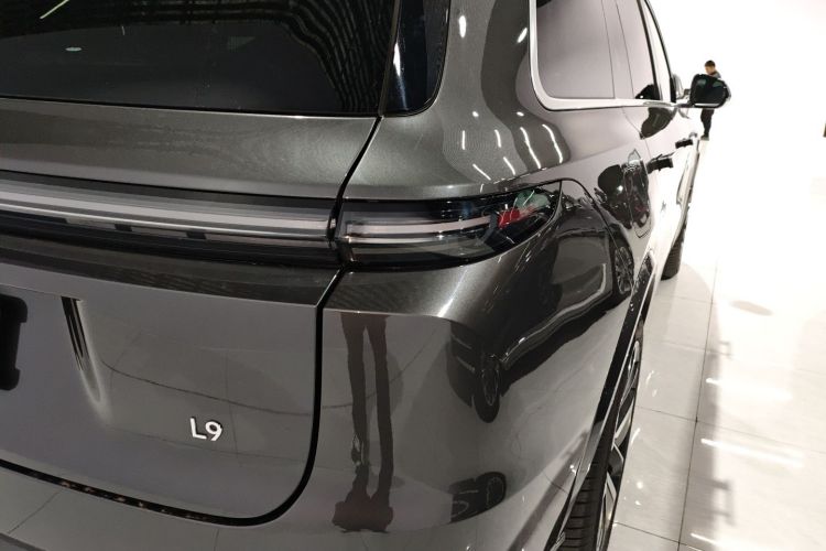 理想汽车 理想L9 2022款 Max车身外观9