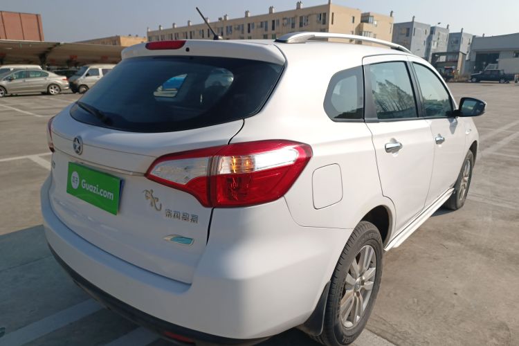 启辰T70 2016款 2.0L CVT睿趣版车身外观7