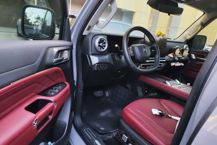 坦克300 2025款 2.0T 征服者中控内饰20