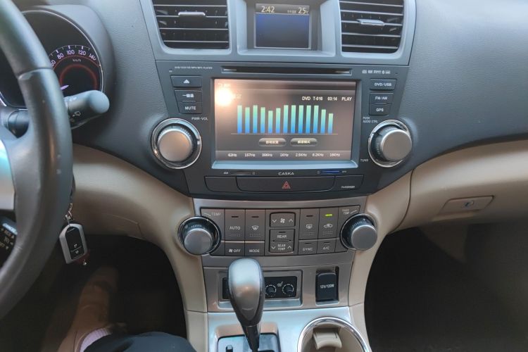 丰田 汉兰达 2012款 2.7L 两驱7座豪华版局部细节16