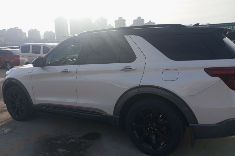 福特 探险者 2020款 EcoBoost 285 四驱运动版ST-LINE 6座车身外观4