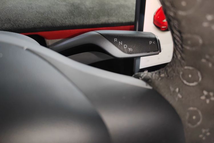 特斯拉 Model Y 2021款 长续航全轮驱动版中控内饰18