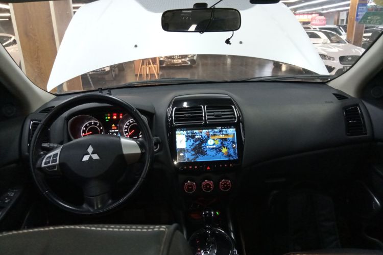 三菱 劲炫ASX 2018款 2.0L CVT两驱尊享版中控内饰7002