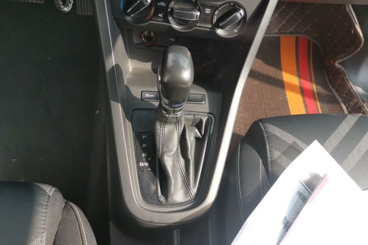 名爵3 2017款 1.5L 自动智联豪华版中控内饰18