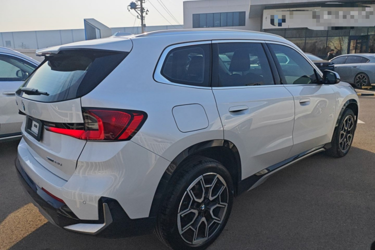 宝马X1 2023款 sDrive25Li X设计套装车身外观7