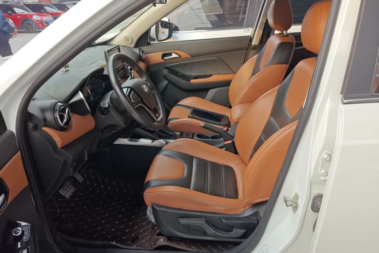 北京汽车 绅宝X35 2016款 1.5L 自动豪华版中控内饰19