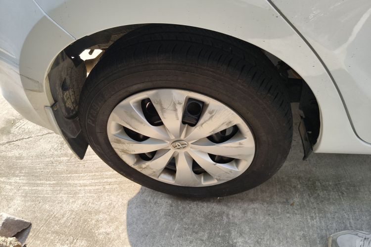 丰田 YARiS L 致炫 2015款 1.5E 自动魅动版车身外观6004