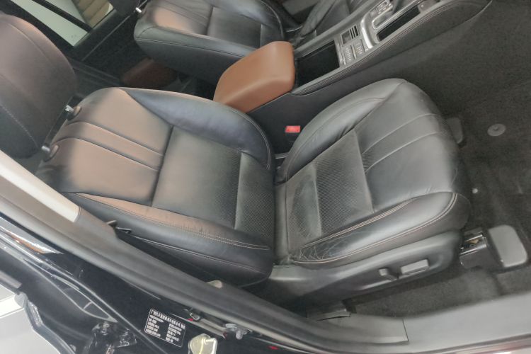 广汽传祺 传祺GS7 2017款 320T 两驱豪华智联型局部细节41