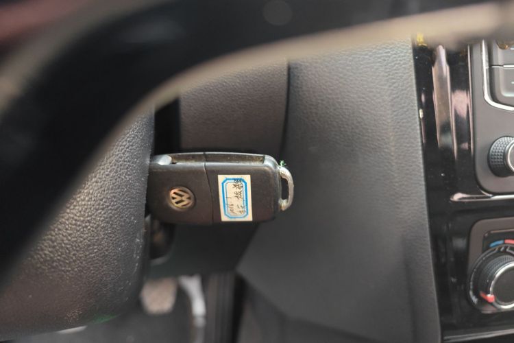 大众 速腾 2015款 1.6L 手动舒适型中控内饰11