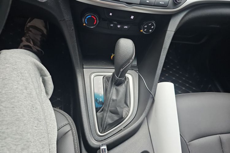 别克 英朗 2021款 改款 1.3T 自动轻混动精英型中控内饰18