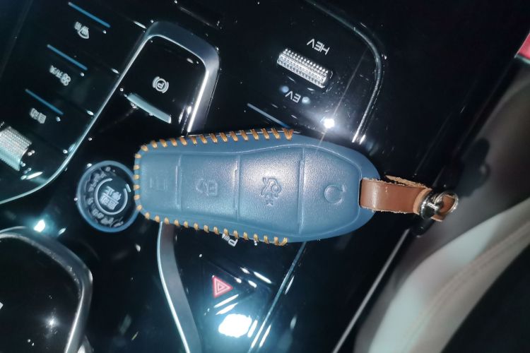 比亚迪 秦PLUS 2023款 冠军版 DM-i 55KM领先型中控内饰7001