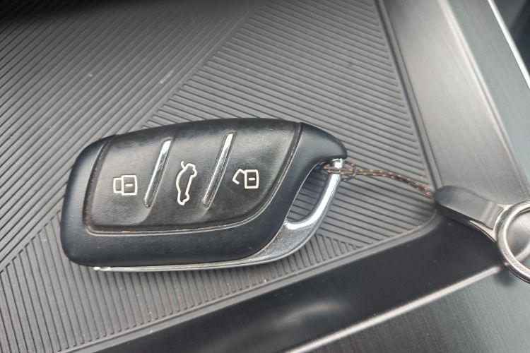 荣威RX5 MAX 2022款 1.5T 自动有为尊贵版中控内饰7001