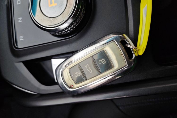 吉利汽车 帝豪新能源 2022款 EV Pro 网约版 磷酸铁锂中控内饰11