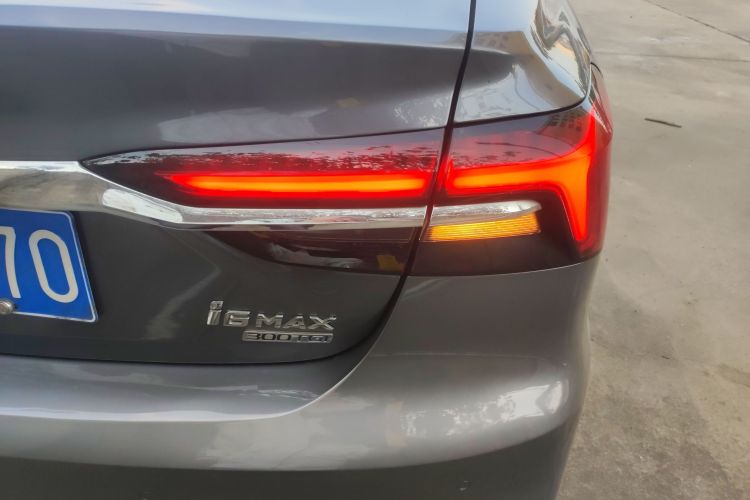 荣威i6 MAX 2020款 300TGI 自动爽酷天幕版车身外观9