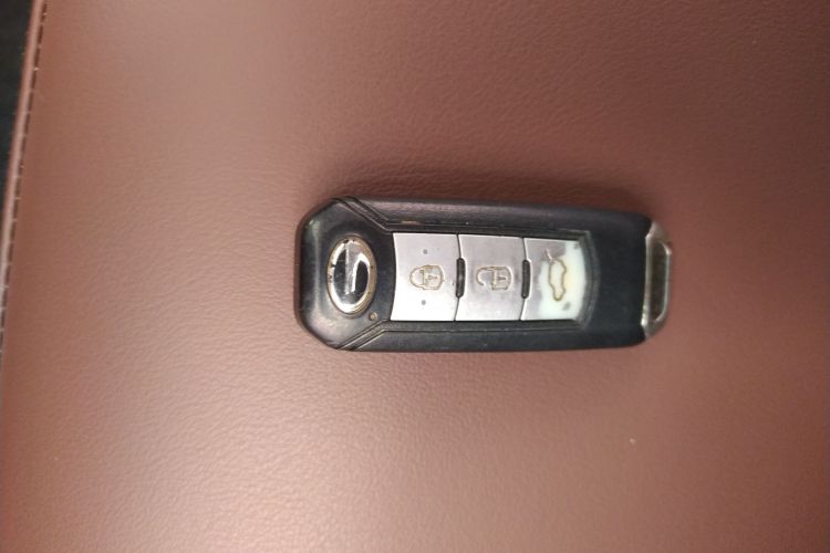 广汽传祺 传祺GS4 2015款 200T G-DCT精英版中控内饰11