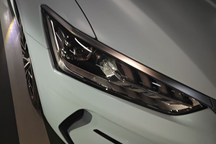 比亚迪 秦PLUS 2023款 冠军版 EV 610KM卓越型车身外观8