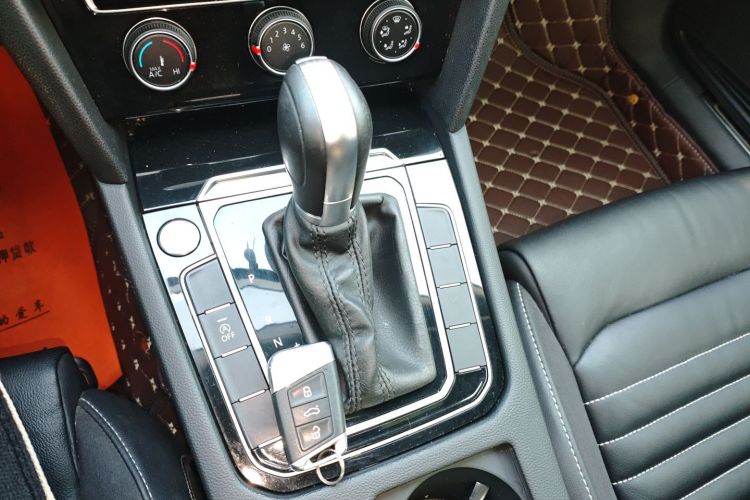 大众 迈腾 2020款 280TSI DSG 舒适型中控内饰18