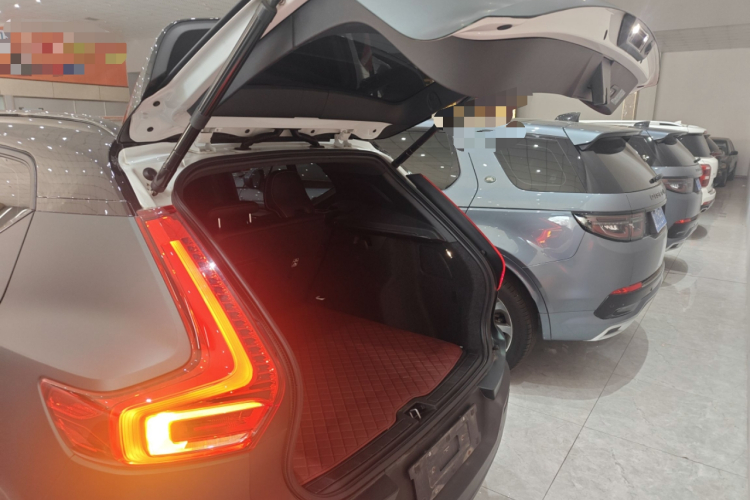 沃尔沃XC40 2021款 T4 四驱智远运动版机舱底盘23