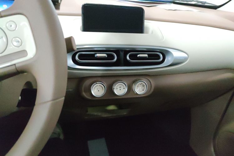 五菱汽车 宏光MINIEV 2025款 四门版 进阶款中控内饰16