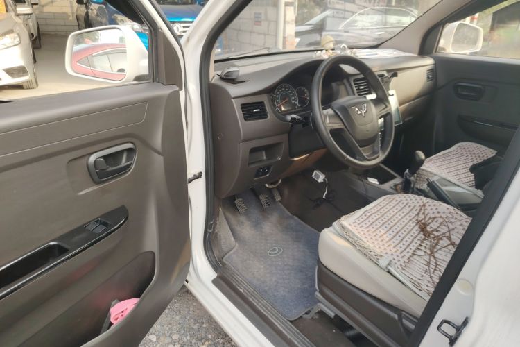 五菱汽车 五菱荣光V 2018款 1.5L标准型中控内饰20