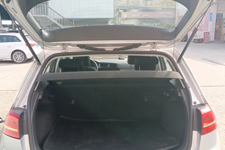 大众 高尔夫 2015款 1.6L 自动舒适型局部细节23