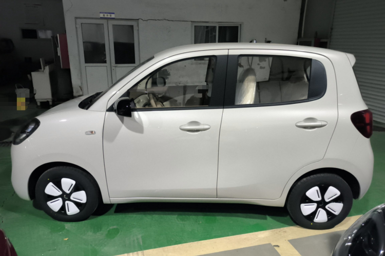 五菱汽车 宏光MINIEV 2025款 四门版 进阶款车身外观4