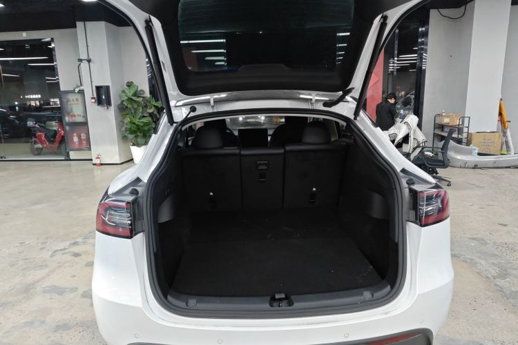 特斯拉 Model Y 2021款 Performance高性能全轮驱动版机舱底盘23
