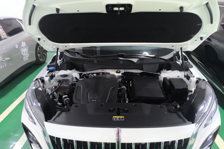 红旗HS3 PHEV 2024款 PHEV 115km 劲为版机舱底盘24
