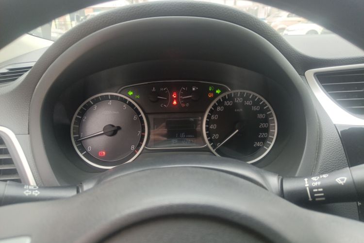 日产 轩逸 2016款 1.6XV CVT智享版中控内饰14