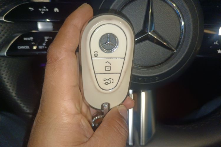 奔驰C级 2022款 C 200 L 运动版中控内饰7001