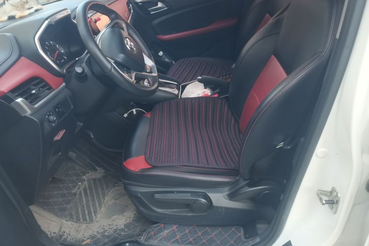 中华V3 2017款 1.5L 自动智能型中控内饰19