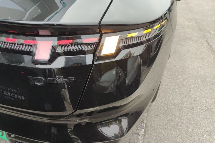 领克10 EM-P 2025款 120四驱Ultra车身外观6006