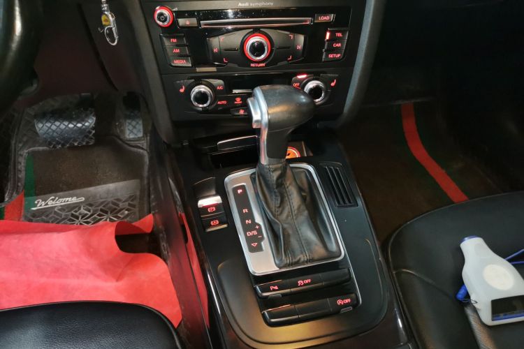 奥迪A4L 2015款 35 TFSI 自动舒适型中控内饰18