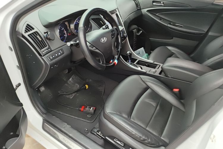 现代 索纳塔 2014款 2.0L 自动豪华版中控内饰19