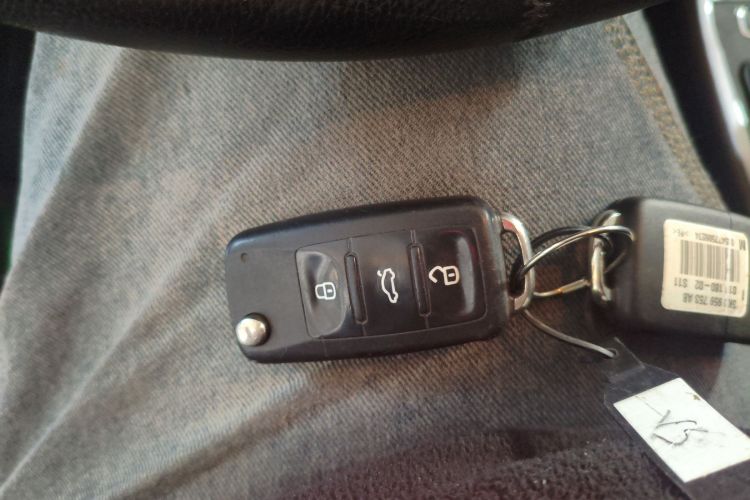 大众 朗逸 2013款 改款 1.4TSI 手动舒适版中控内饰11