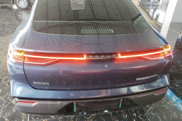 吉利银河 银河星耀8 2025款 130km EM-P 星舰版车身外观6