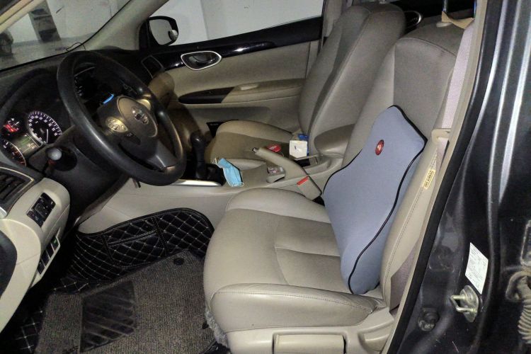 日产 轩逸 2016款 1.6XL 手动豪华版中控内饰19